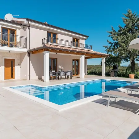 Villa Atop The Village With Stunning View Vižinada