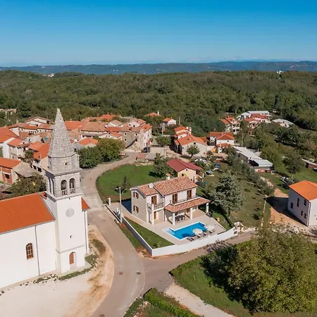 Atop The Village With Stunning View Villa *