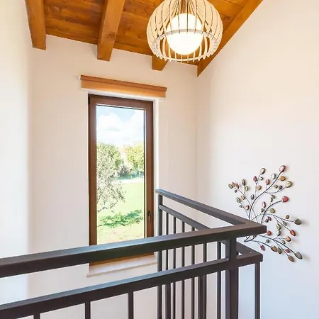 Villa Atop The Village With Stunning View