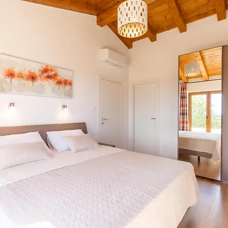 Villa Atop The Village With Stunning View