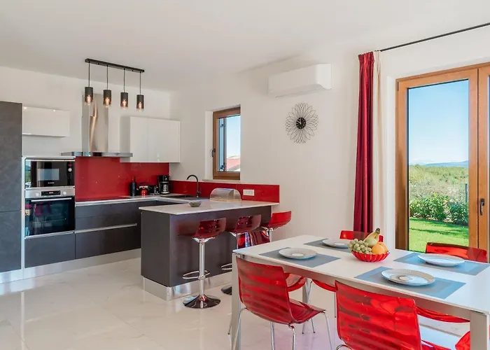 Villa Atop The Village With Stunning View