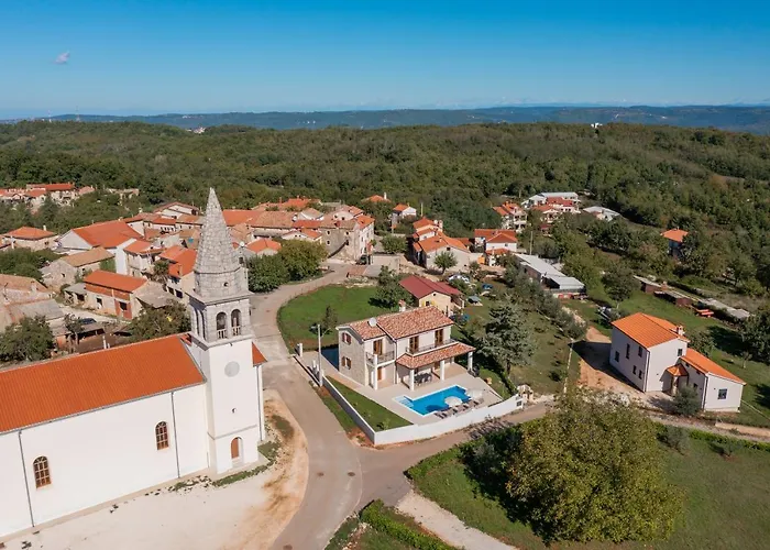 Atop The Village With Stunning View Villa *